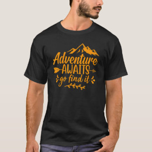 Camiseta Adventure Awaits Go Find It Women's Graphic Tees M