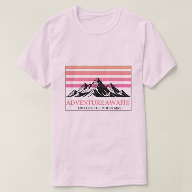 Camiseta Adventure Awaits Mountain Sunset T-Shirt (Diseño del anverso)