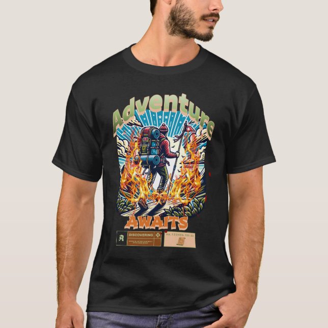 Camiseta Adventure Awaits T-shirt Outdoor Nature Lover (Anverso)