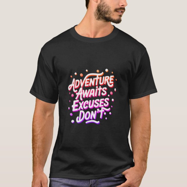 Camiseta Adventure Awaits Tee (Anverso)