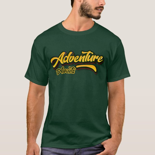 Camiseta Adventure Awaits | Viajes (Anverso)