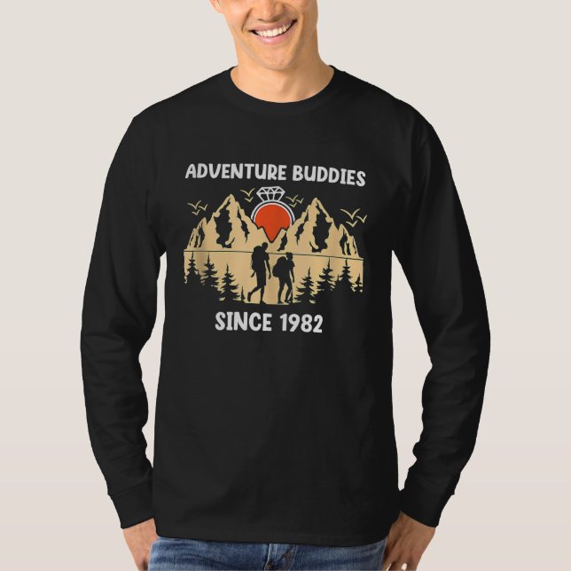 Camiseta Adventure Buddies Since 1982 Hiking Partner Tank T (Anverso)