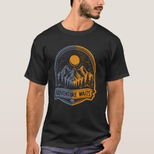 Camiseta Adventure Waits Adventure Sening Camping Mountaine