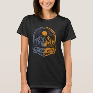 Camiseta Adventure Waits Adventure Sening Camping Mountaine