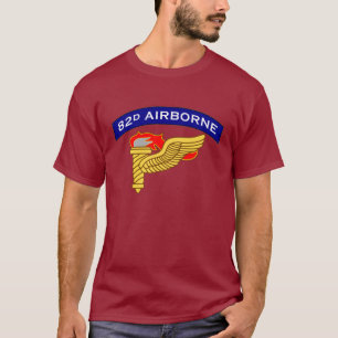 camiseta aerotransportada de la insignia del