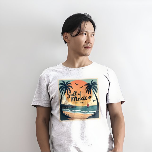 Camiseta Afiche estilo de viaje Golfo de México (Gulf of Mexico Est. 1550 Retro Travel Poster Style white t-shirt. )