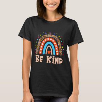 Camiseta Afirmación Positiva Arcoíris Leopardo Amable