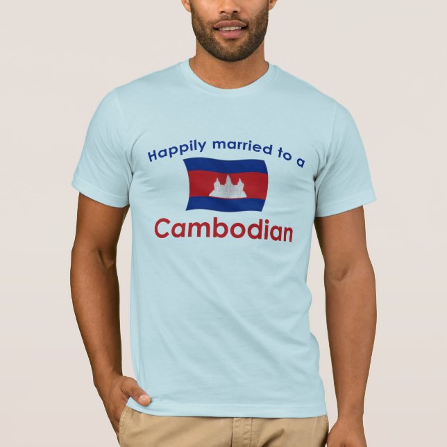 Camiseta Afortunadamente Casado Con Un Camboyano (Anverso)