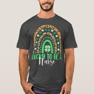 Camiseta Afortunadamente Para Ser Un Enfermero De Leopardo