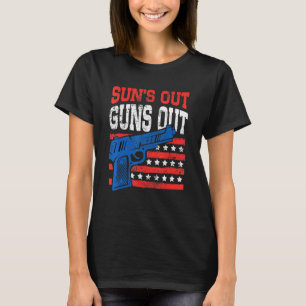 Camiseta Afuera armas de fuego contra el Patriótico Pistol