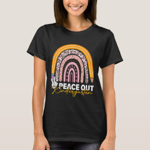 Camiseta Afuera De La Guardería El Día Pasado De La Escuela