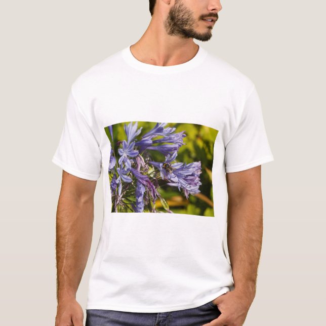 Camiseta Agapanthus flower and bee (Anverso)