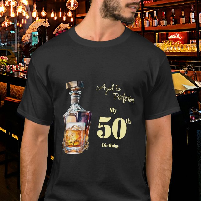 Camiseta Aged to Perfection Men's 50th Whiskey Birthday  (Subido por el creador)