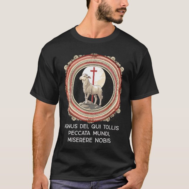 Camiseta Agnus Dei Sanctus Tradicional Masa Latina Católica (Anverso)