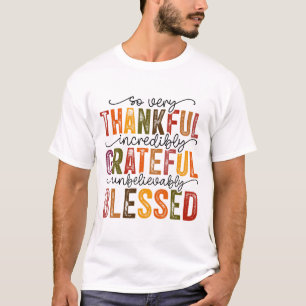 Camiseta Agradecida y agradecida familia turca feliz que
