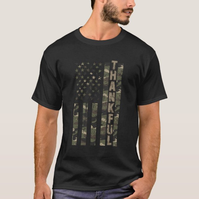 Camiseta Agradecidos Camo W Bandera De Estados Unidos (Anverso)