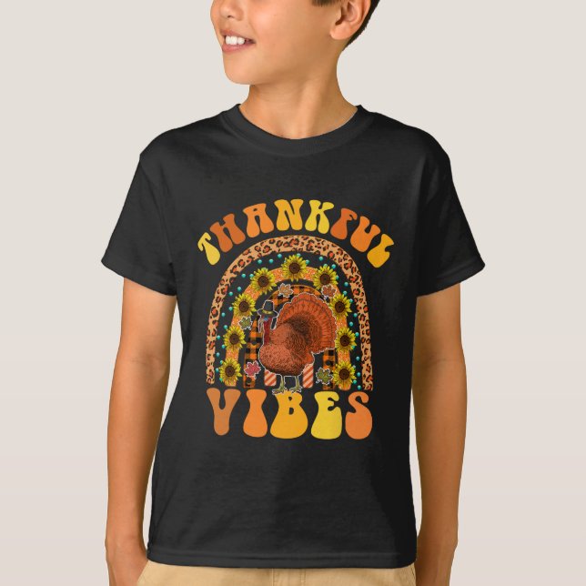 Camiseta Agradecimientos Vibes Rainbow Turkey Cae Retro Gro (Anverso)