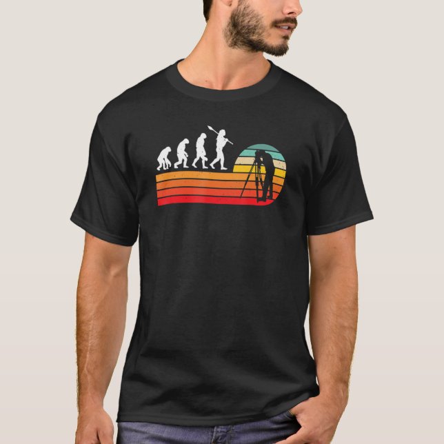 Camiseta Agrimensor de estudios retro de la evolución (Anverso)