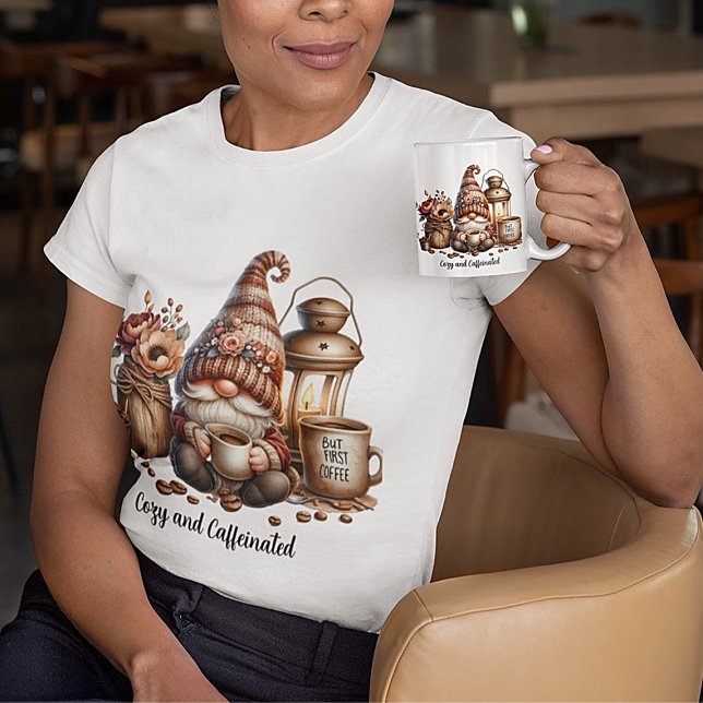 Camiseta Agua de Gnome acogedora y cafeinada (Subido por el creador)