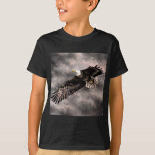 Camiseta Águila calva norteamericana volando en nubes de t
