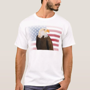 Camiseta Águila con la bandera norteamericana temblorosa