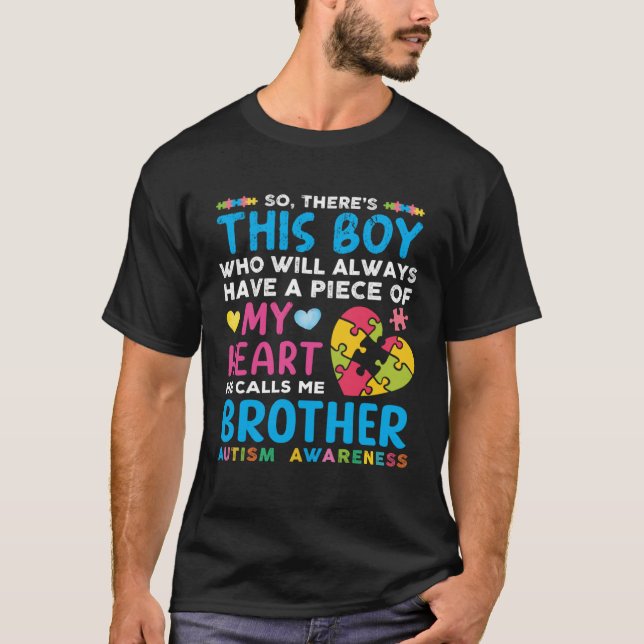 Camiseta Ahí está este chico que me llama hermano autismo (Anverso)