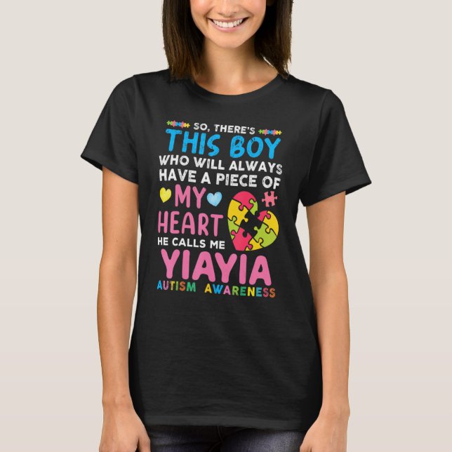 Camiseta Ahí Está Este Chico Que Me Llama Yiayia Autism Awa (Anverso)