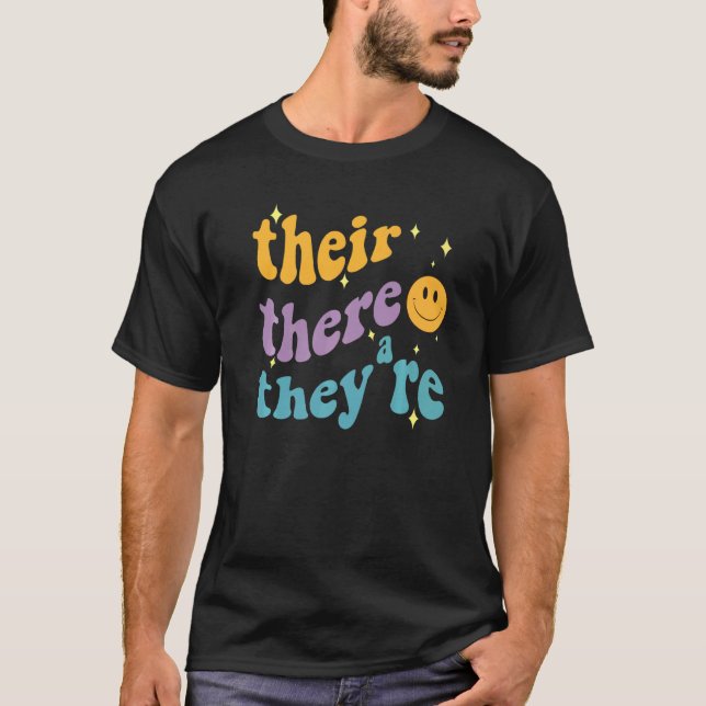 Camiseta Ahí están los profesores groovy de gramática ingle (Anverso)