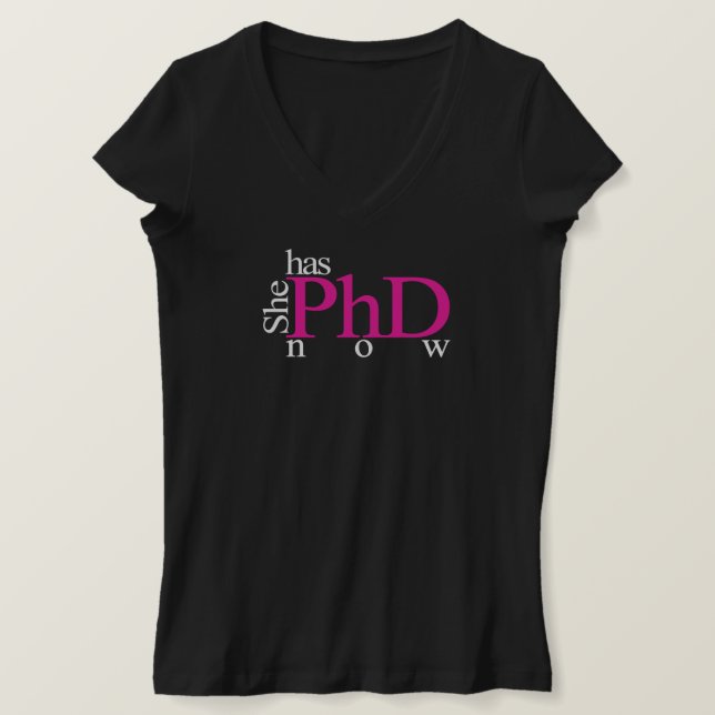 Camiseta Ahora tiene doctorado (Anverso del diseño)