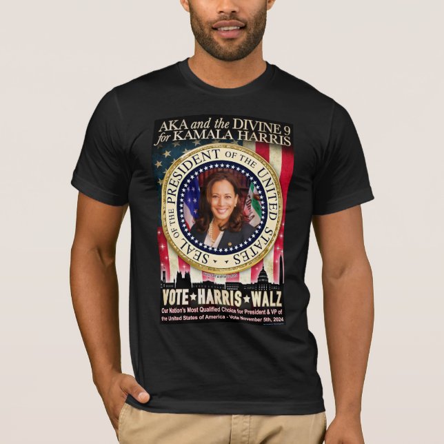 Camiseta AKA y los divinos nueve por Kamala Harris (Anverso)