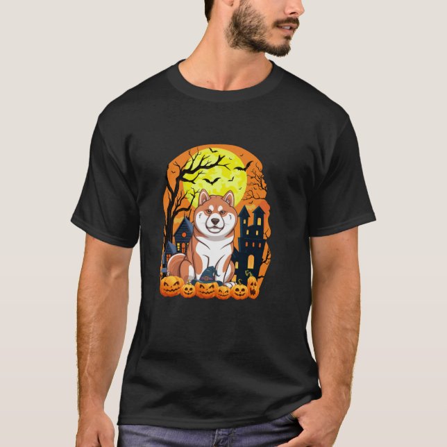 Camiseta Akita Inu Perro con calabazas Gracioso Halloween (Anverso)