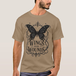 Camiseta Alas sobre heridas – Diseño de mariposa negra góti