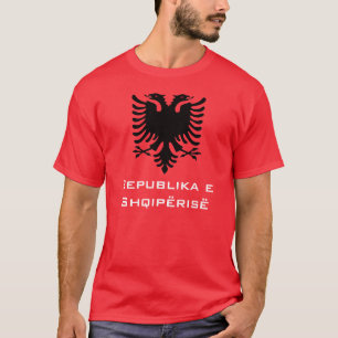 Camiseta Albanés negro Eagle en fondo rojo