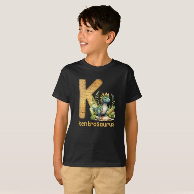 Camiseta Alfabeto de dinosaurio K Tipo Kentrosauro (Anverso completo)