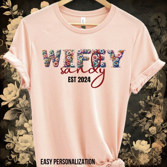 Camiseta Alfabeto Wifey-Floral Pastel Wifey-Personalizado (Subido por el creador)