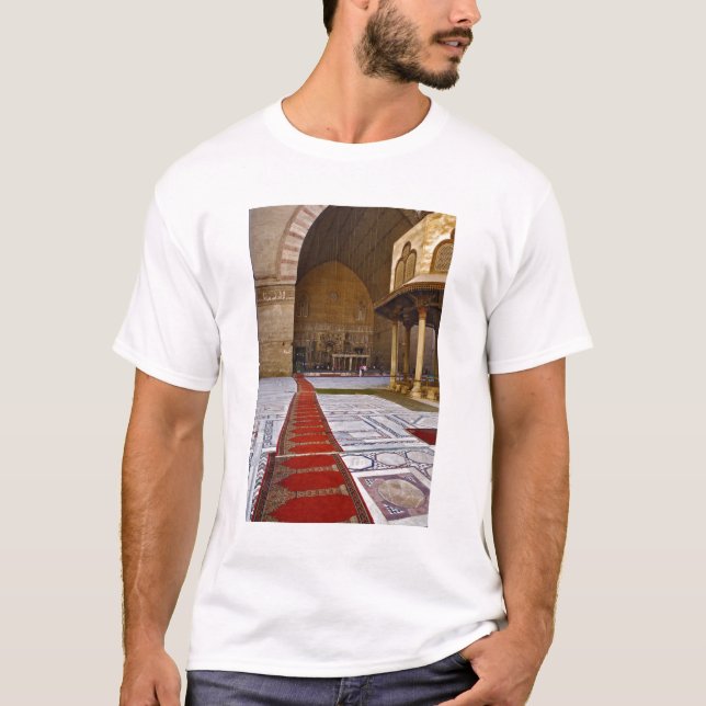 Camiseta Alfombras de oración que llevan a la mezquita islá (Anverso)