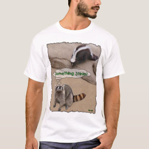 Camiseta Algo apesta