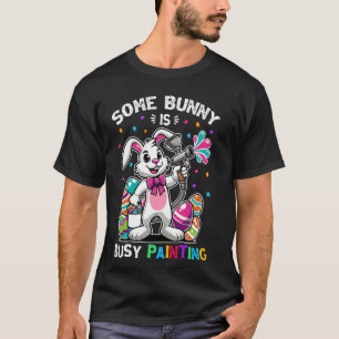 Camiseta Algún conejo está ocupado pintando huevos de Pascu