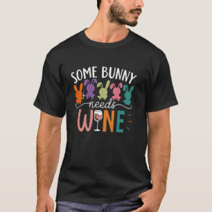 Camiseta Algún conejo necesita vino divertido conejo bebedo