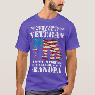 Camiseta Algunas Personas Me Llaman Una Llamada Veterana Má