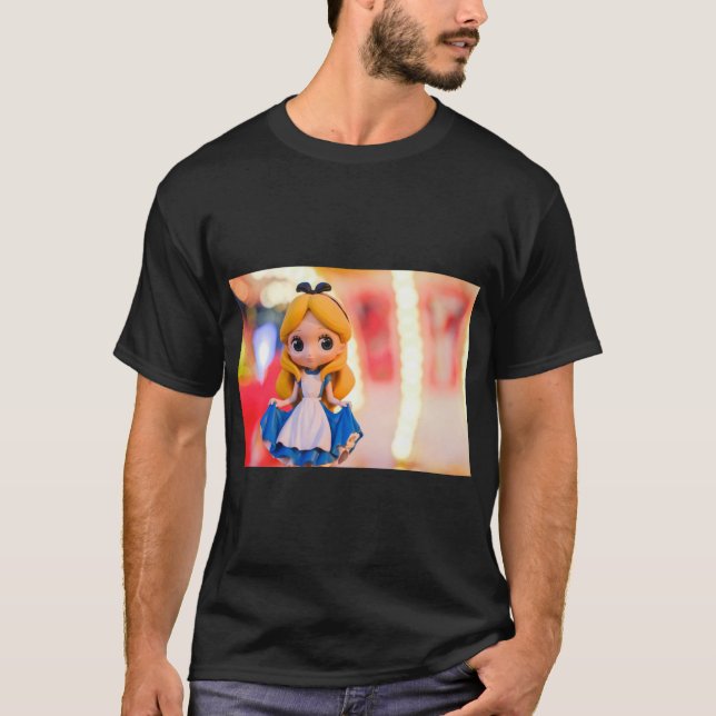 Camiseta Alicia Tee Figurina - Carácter capricho (Anverso)
