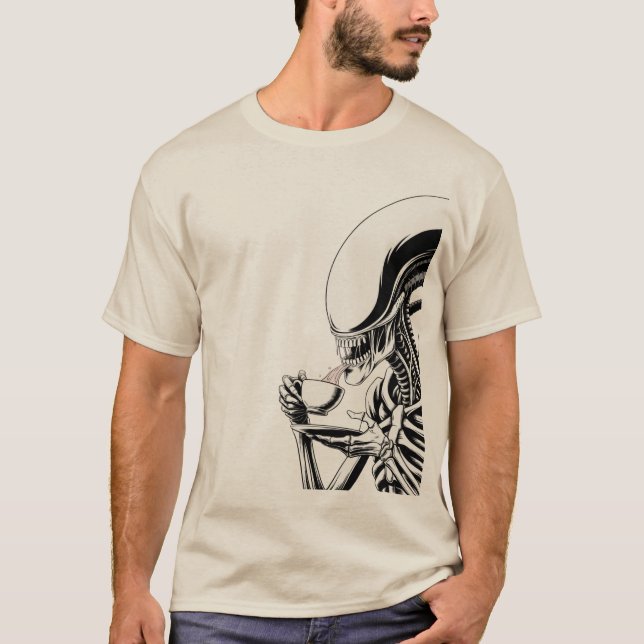 Camiseta Alien Coffee - Graciosa parodia de terror de Sci-F (Anverso)