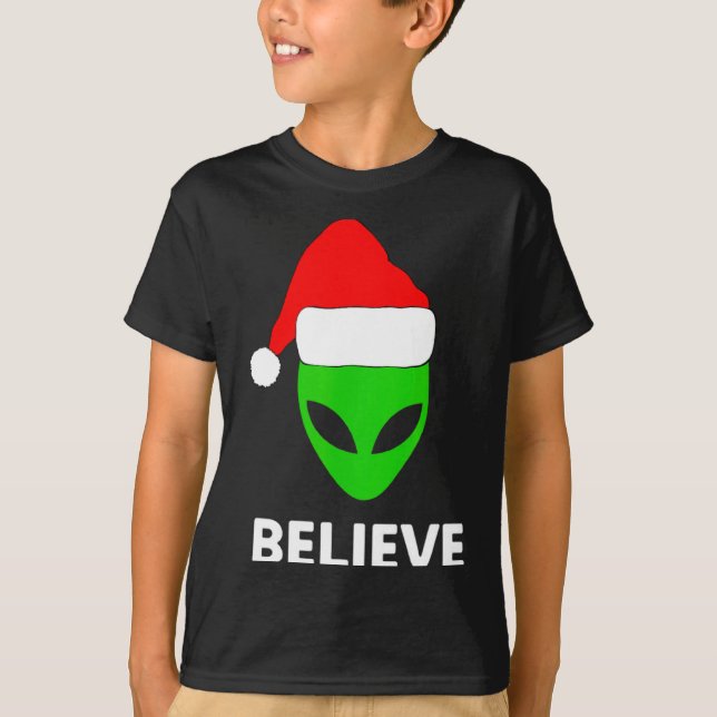 Camiseta Alien Green Face Christmas Santa Hat Believe  (Anverso)