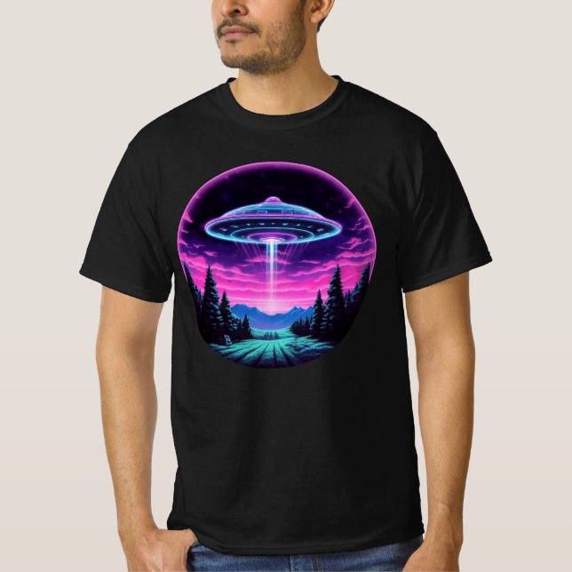 Camiseta Alien Spaceship Retro Futurista (Anverso)
