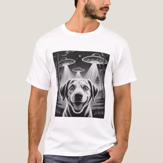 Camiseta Alien UFO Taking a Selfie Dog Mom Dad  (Anverso)