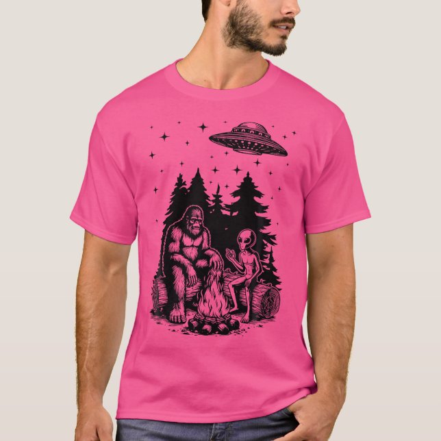 Camiseta Alien Y Bigfoot Campfire Sasquatch Ufo Para Outdo (Anverso)