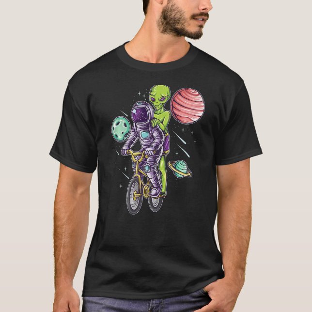 Camiseta Alienígena astronauta monta planeta espacial en bi (Anverso)