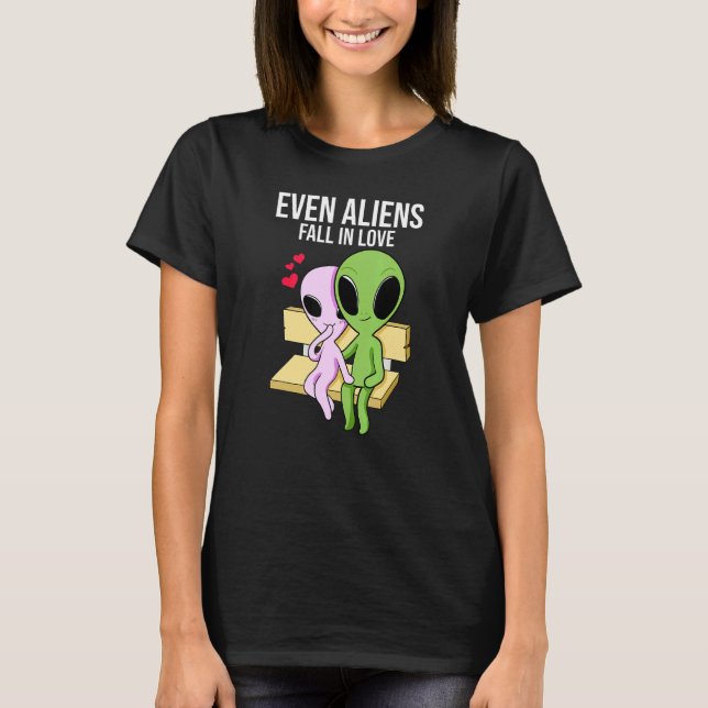 Camiseta Aliens Fall In Love Girlfriend Boyfriend (Anverso)