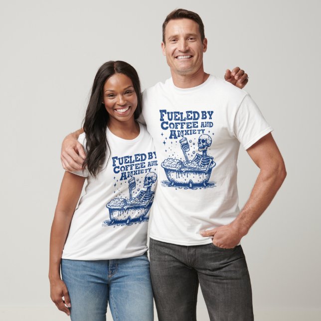 Camiseta Alimentado por la ansiedad del café Tee azul (Unisexo)