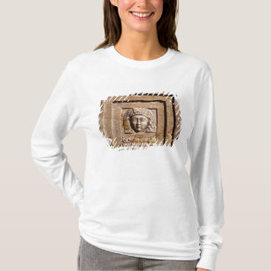 Camiseta Alivio que representa a una mujer en una ventana